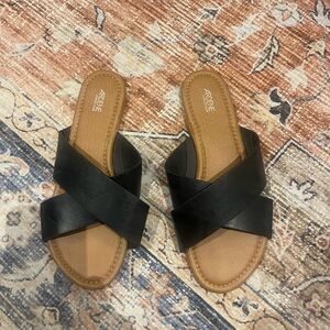 Criss-cross faux leather Ardene sandals